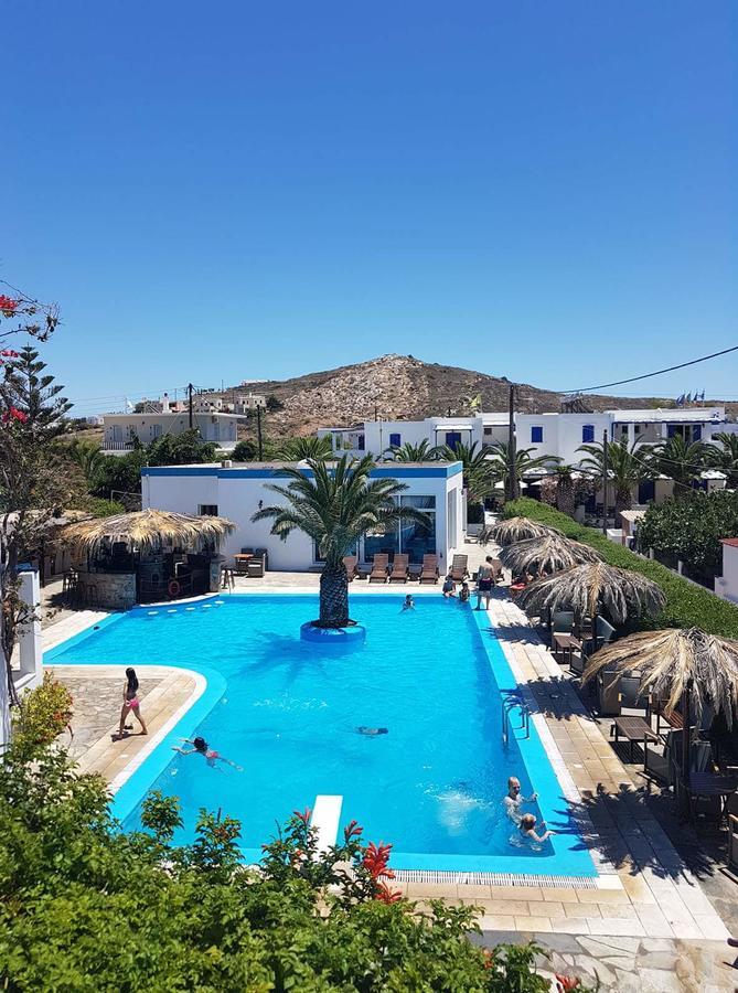 Amfitrion Hotel Vári Esterno foto