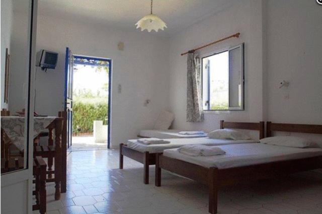 Amfitrion Hotel Vári Camera foto