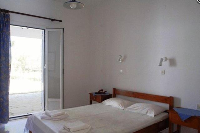 Amfitrion Hotel Vári Camera foto